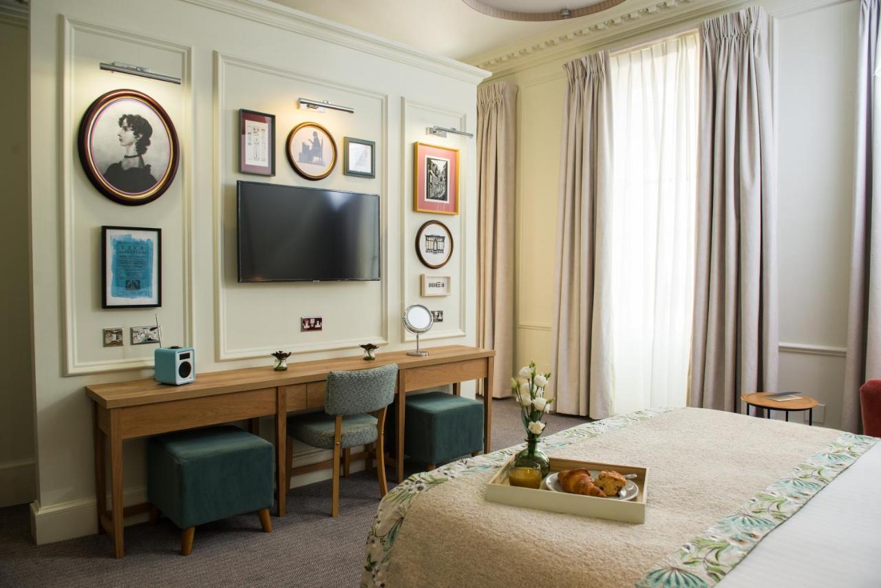 Judge'S Lodging York Kültér fotó A bedroom at the hotel